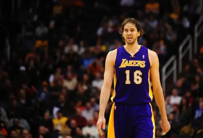 美媒评湖人前10,湖人队近年来最垃圾的一笔交易