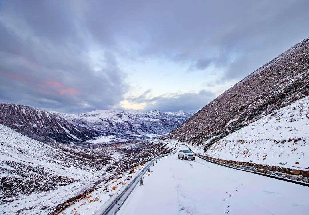 火出了圈,甘孜文旅局长化身侠客火出圈