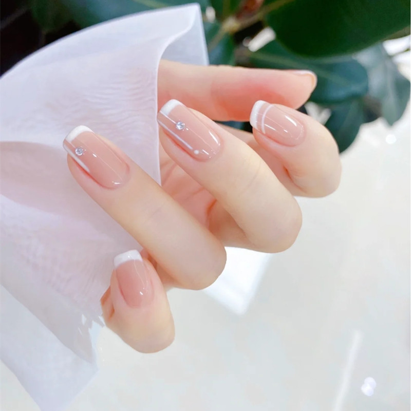 自己做美甲有什么区别,自己做美甲怎么养指甲