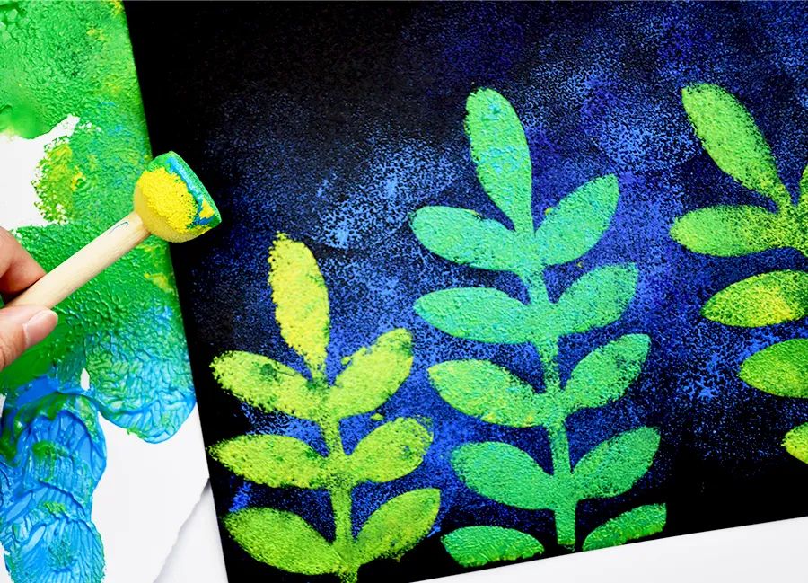 儿童画教程｜学习奇妙的漏印版画——生机盎然的春