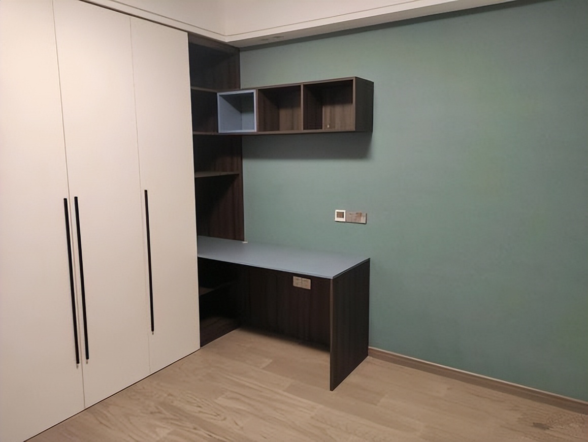 硬装装完没钱买沙发,硬装结束了没钱买电视和沙发