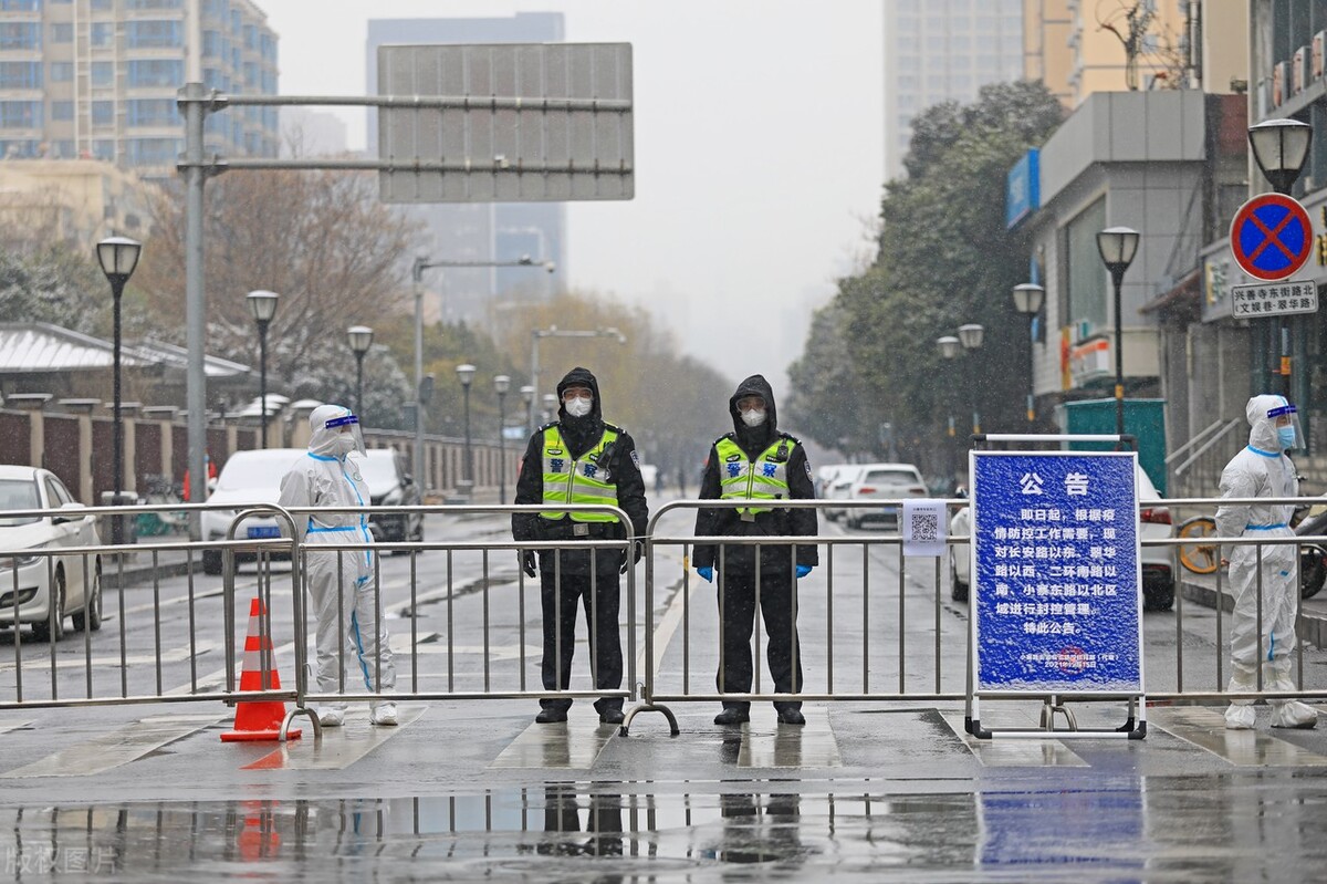 西安疫情下，我家3岁外孙成了名符其实的“睡渣宝宝”