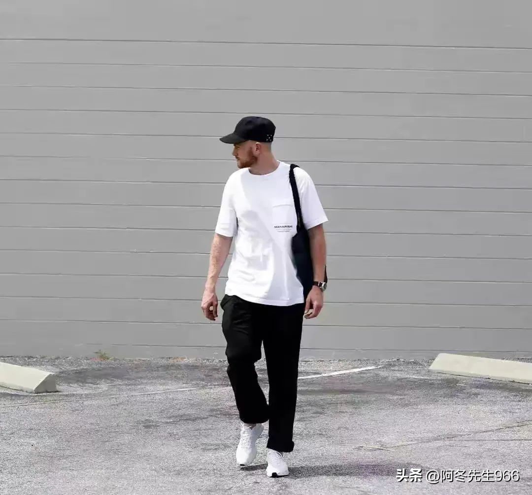 男士冰丝短袖t恤圆领,男士商务休闲短袖t恤搭配技巧