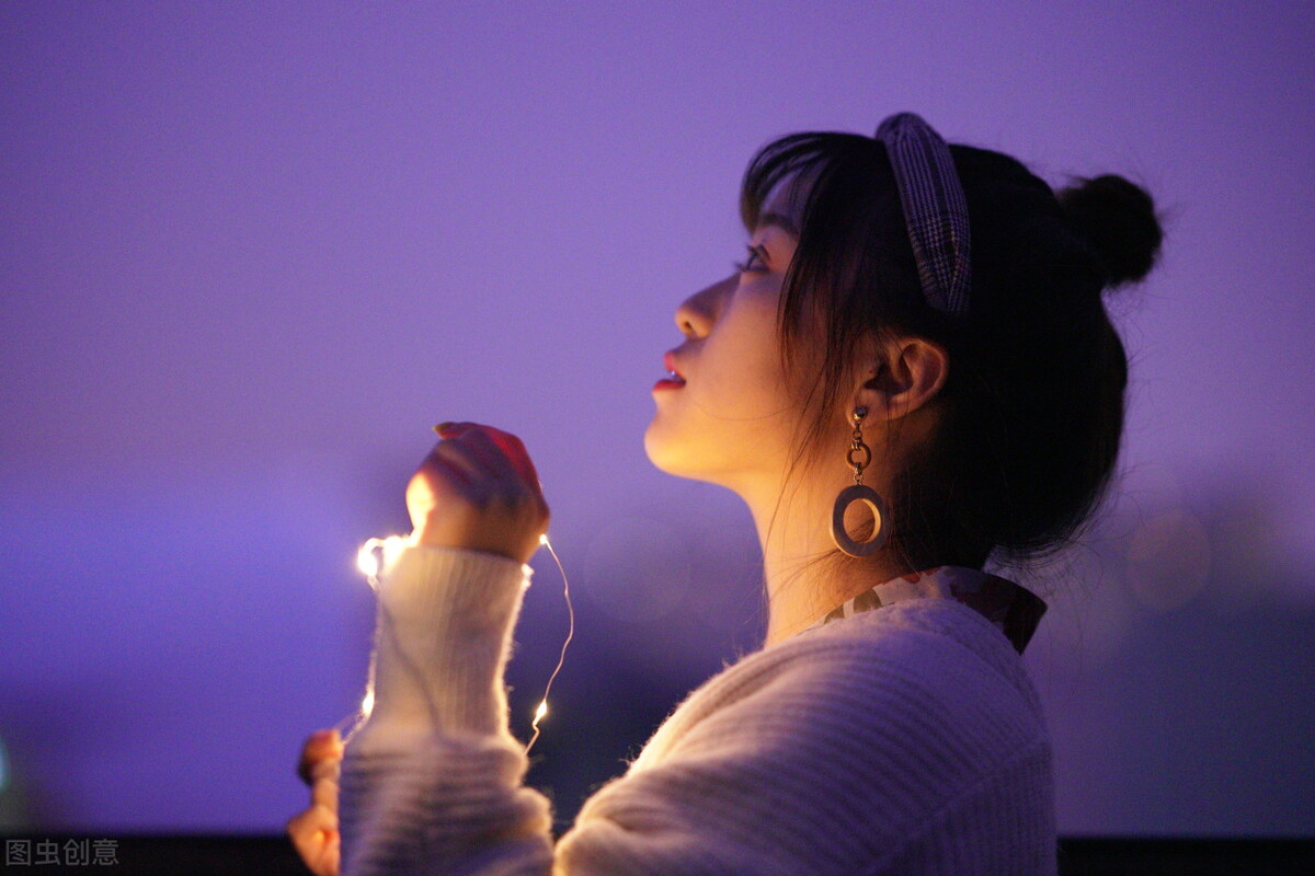 请你开方：她子宫内膜18mm,十余天经净，你开啥方子？