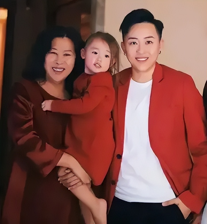 29岁长春女子生下五国混血,吉林女孩嫁国外回家生儿子