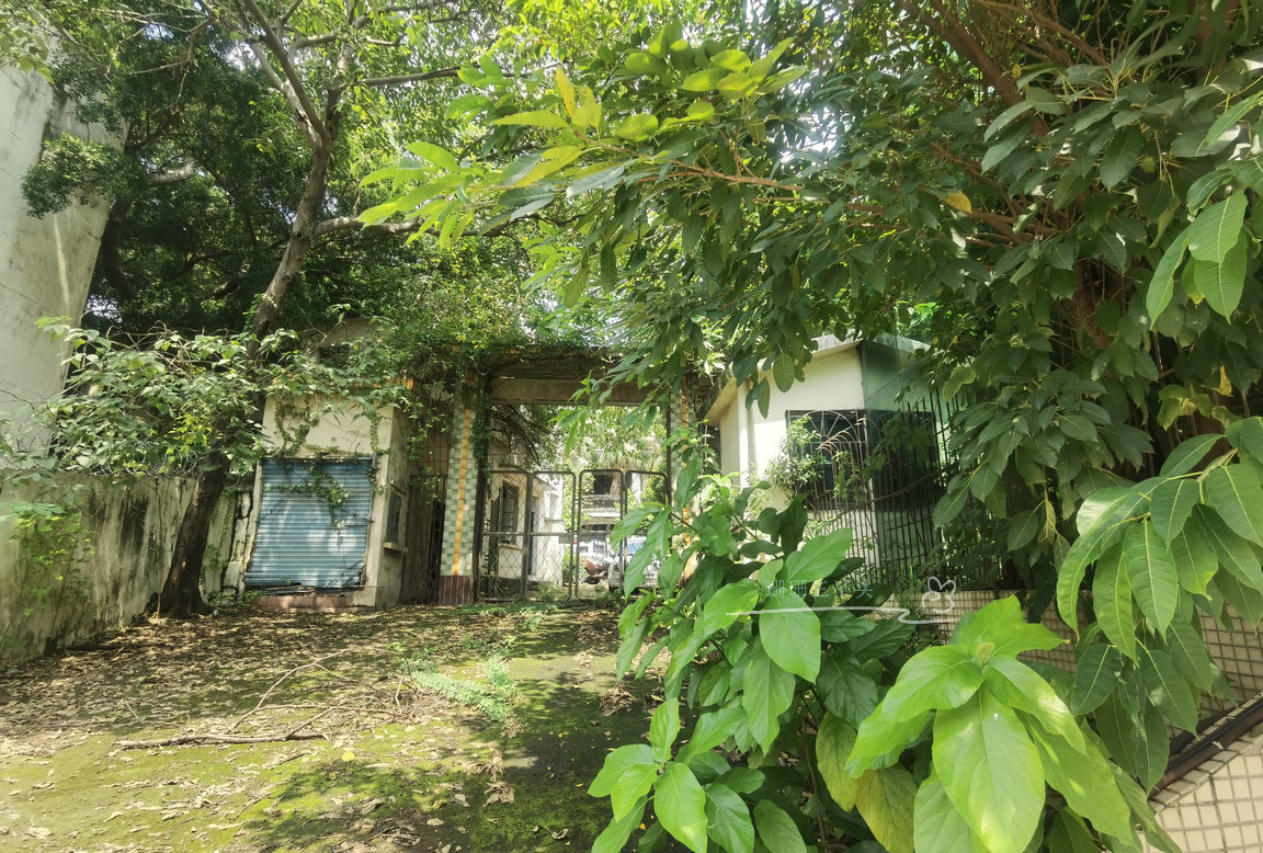 他被称为“沙面建筑之父”，旧居在养老院旁，曾被称“广州白宫”