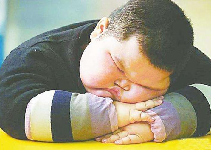 还敢让小孩喝奶茶吗,还敢给孩子喝奶吗