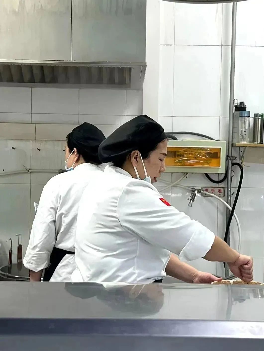 你的出现惊艳了时光温柔了岁月,一个惊艳了时光一个温柔了岁月