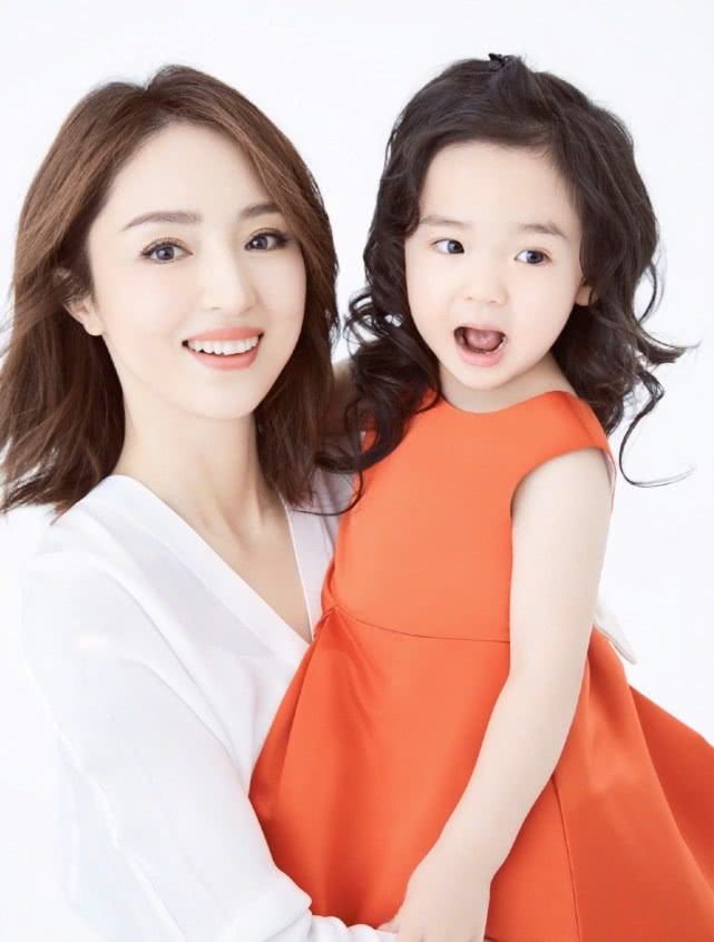 董璇高云翔离婚了没,董璇与高云翔离婚后现身活动