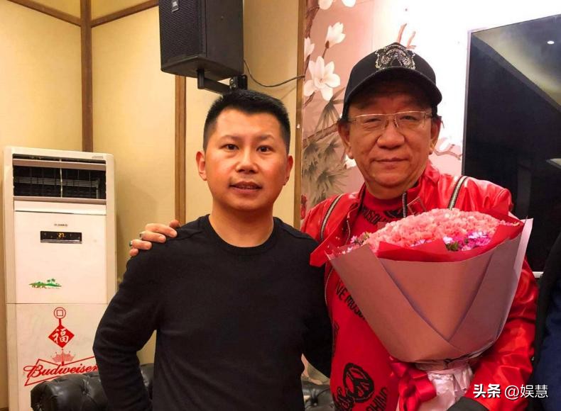 侯耀华72岁生日郭德纲送啥了,74岁侯耀华近况照曝光