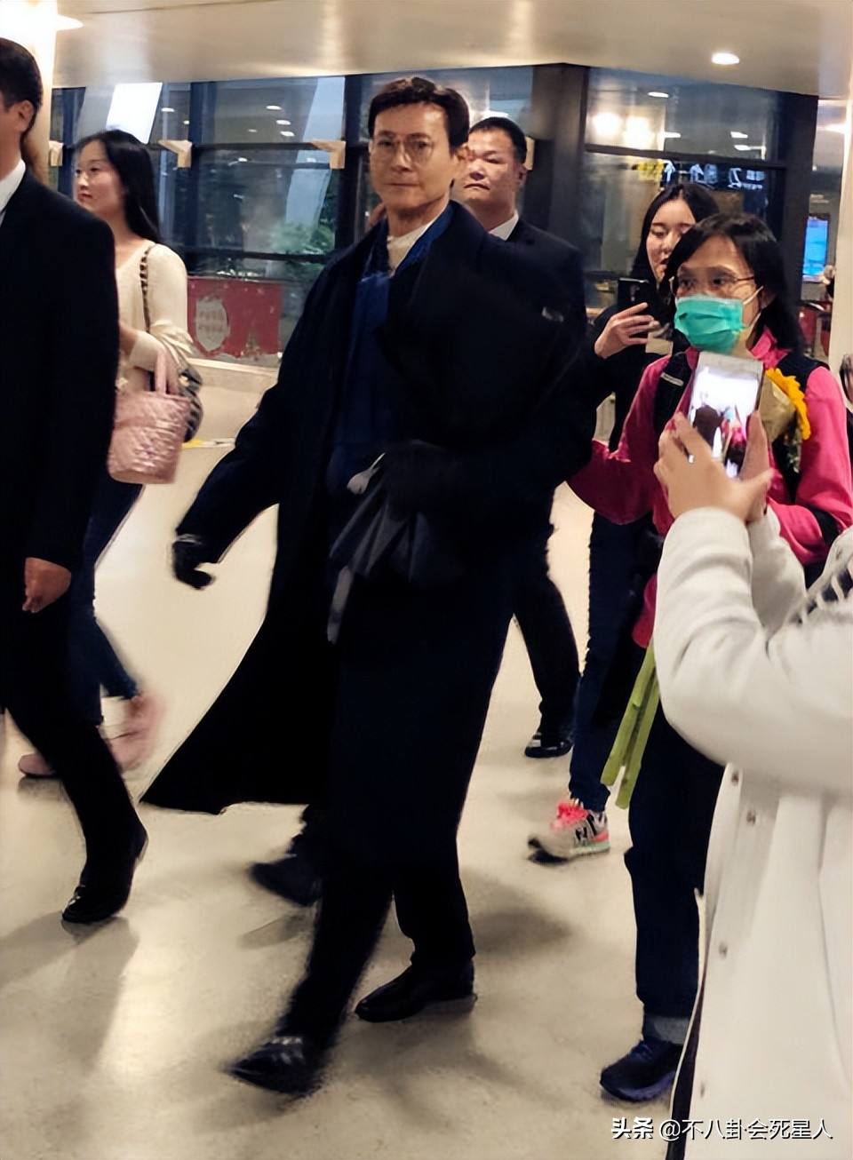 男明星素颜差距有多大张艺兴,张艺兴颜值前后对比