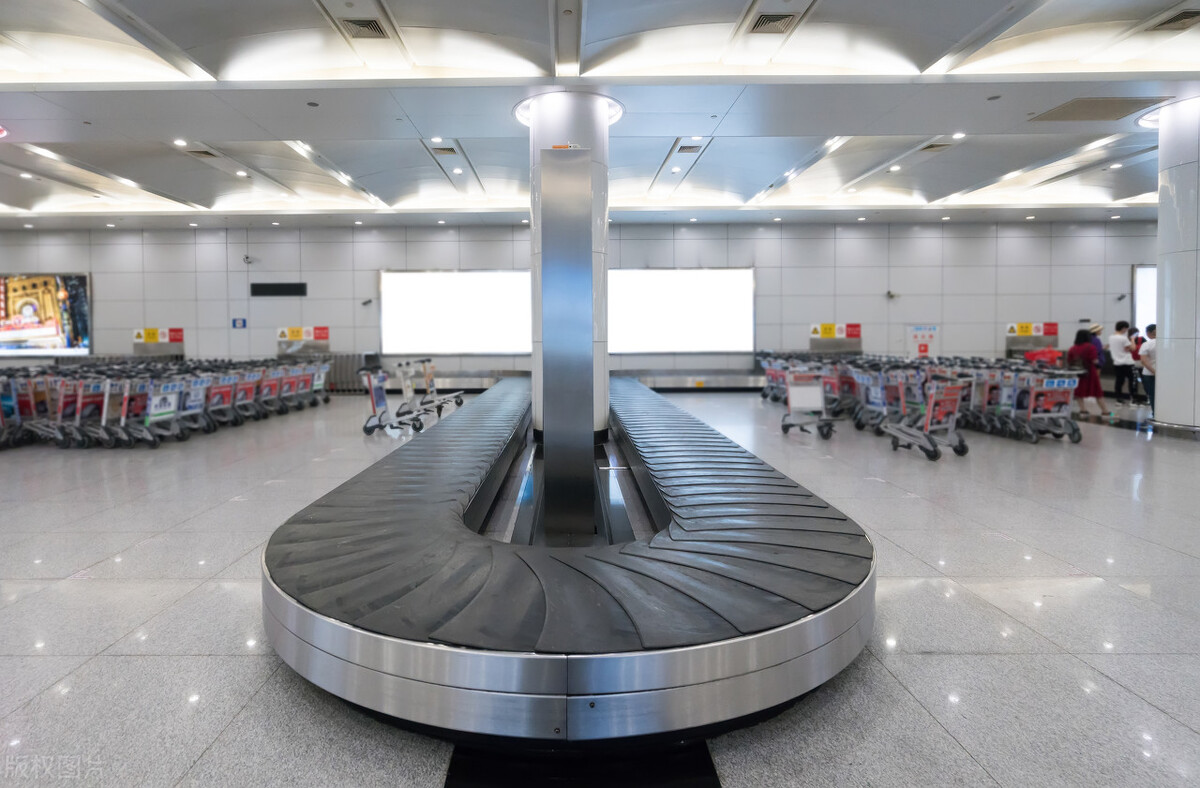 第一次坐飞机不需要托运详细流程,乘坐飞机去旅游