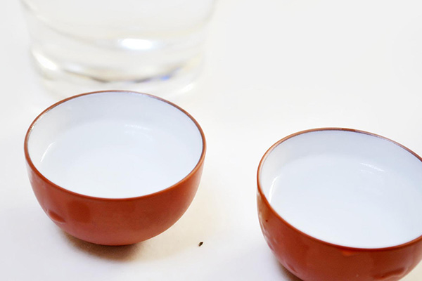 每天喝两杯白酒的人,每天都小酌一杯