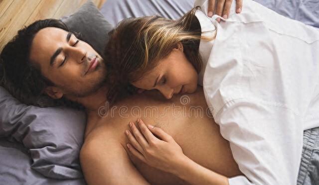 男友同房后，他的眼神不同，我不解，他告白..