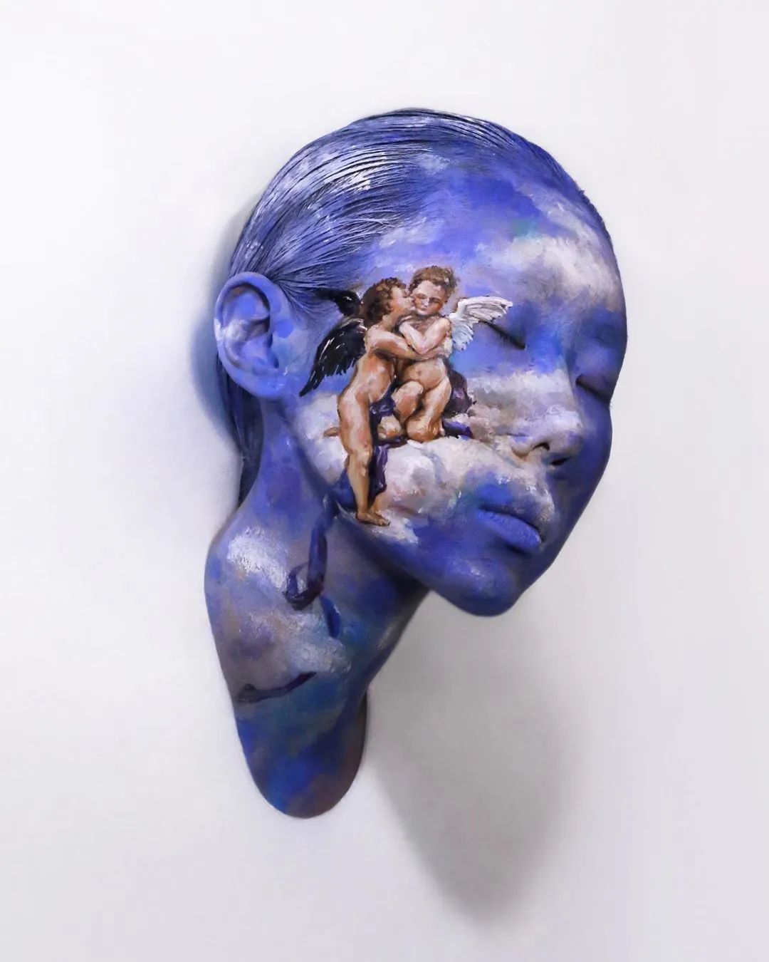 她脱去衣服,在自己皮肤上作画,狂吸63万粉,还能月入百万