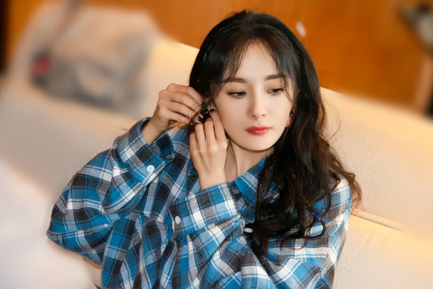 因整容毁掉前途的女星,整容改命的五位明星