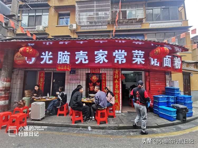 长沙必吃的17家馆子茶颜悦色,长沙美食攻略长沙必去的十大餐厅