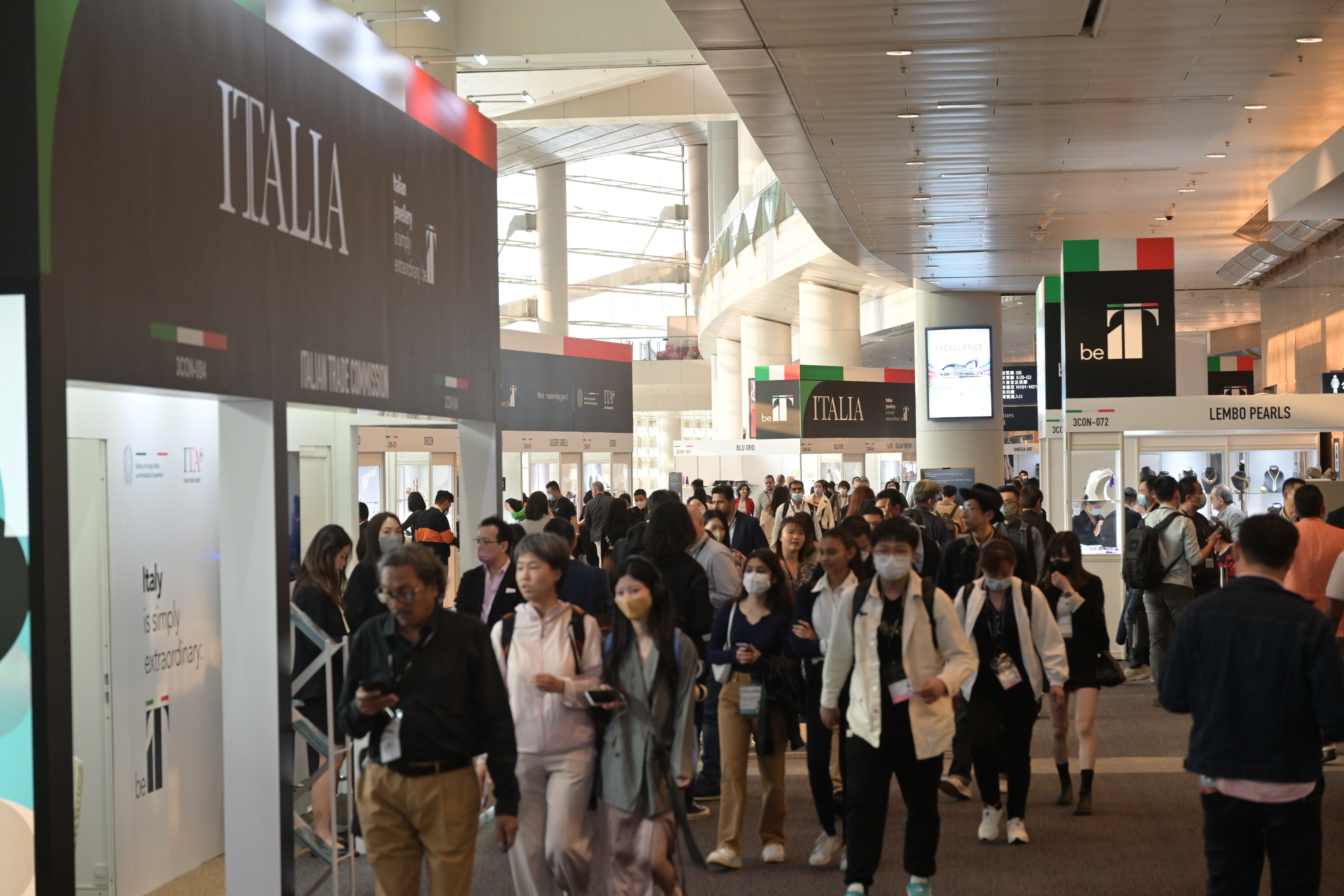 香港新闻香港珠宝展,香港珠宝双展人气旺