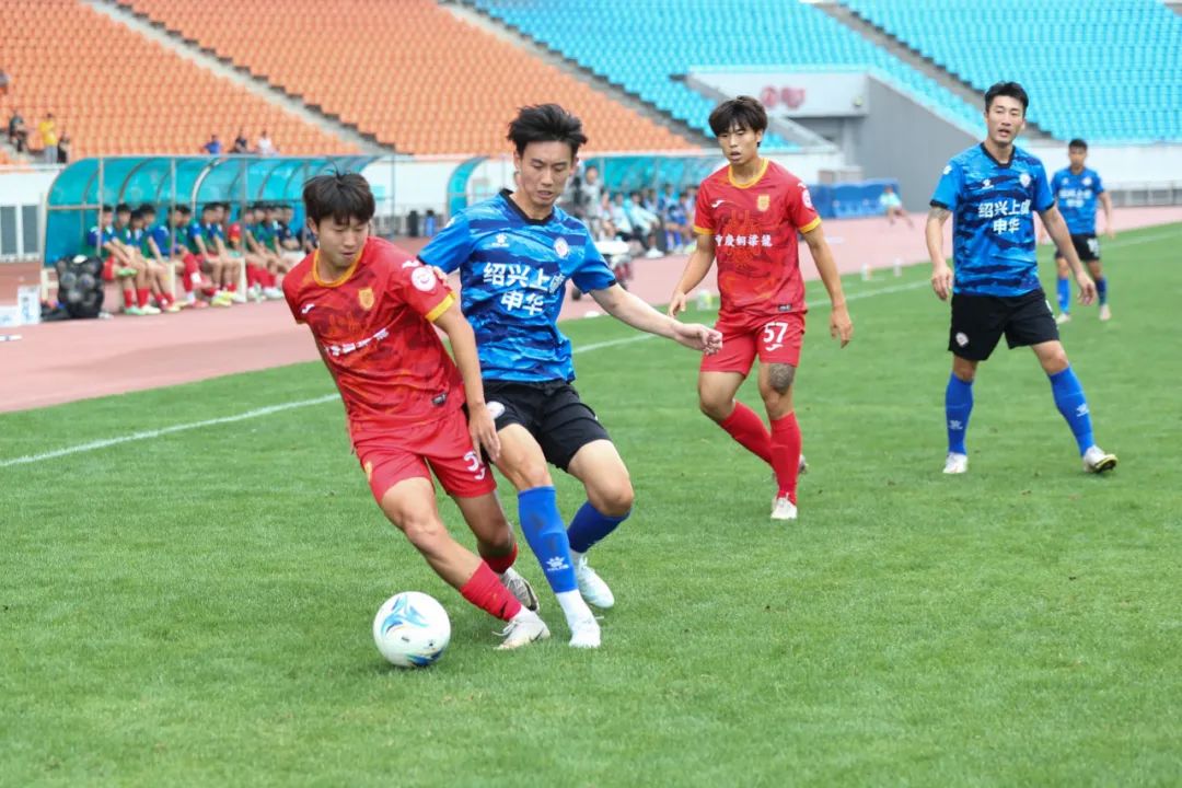 今天中乙最新战报消息,青岛红狮1比0大连智行的进球