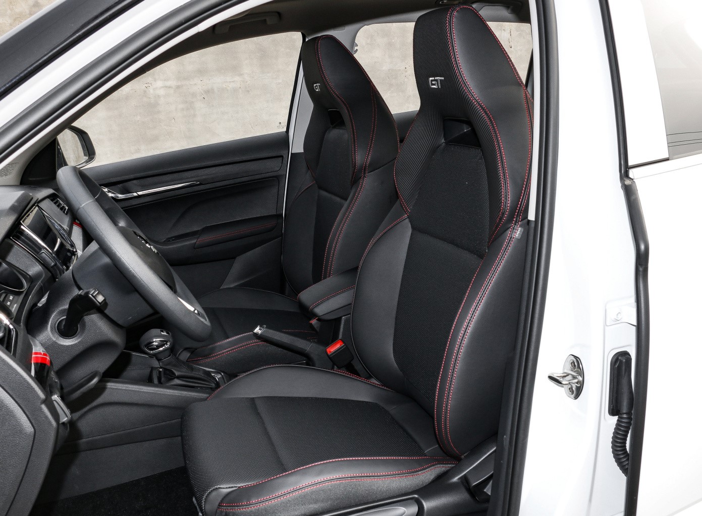 2022款柯米克为什么只有一个车型,柯米克是一款挺有气势高颜值的suv