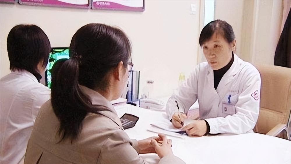 右小腹痉挛痛是什么原因女性,女性尿后膀胱痉挛的原因及处理