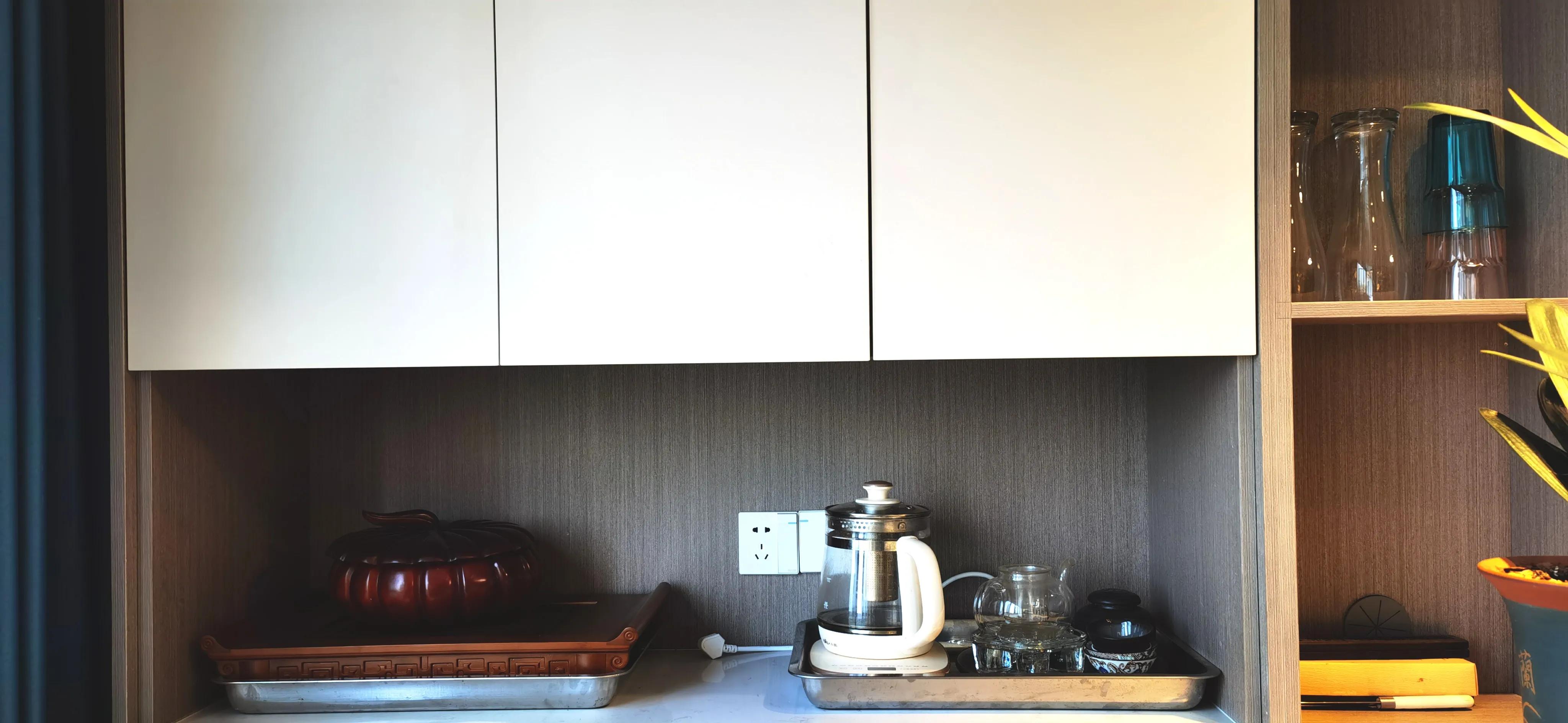 客厅岩板装饰墙,满墙电视柜和岩板背景墙哪个好