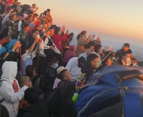 泰山夜爬看日出旅游攻略,夜登泰山看日出攻略