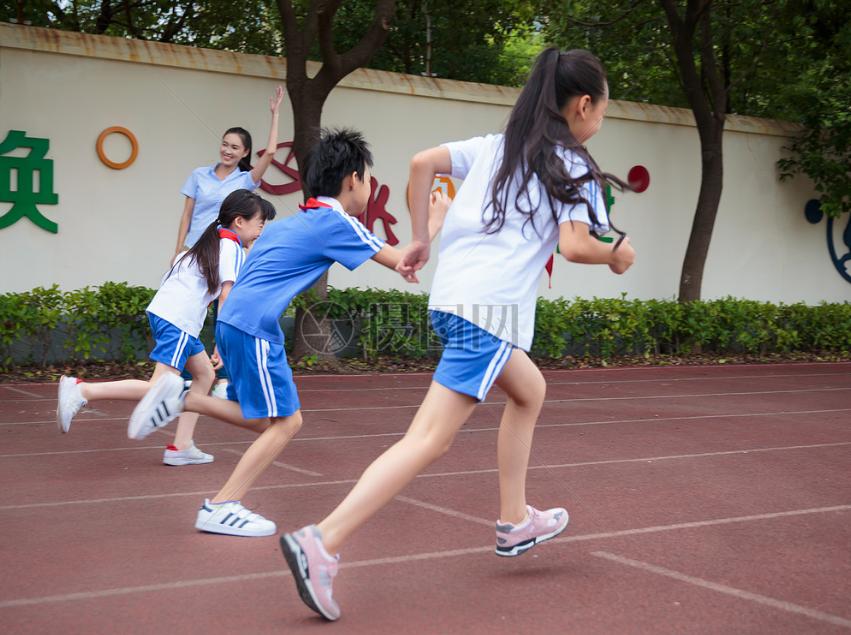 体育老师公认“省力”跑步法,3个技巧轻松到终点,学生提前了解