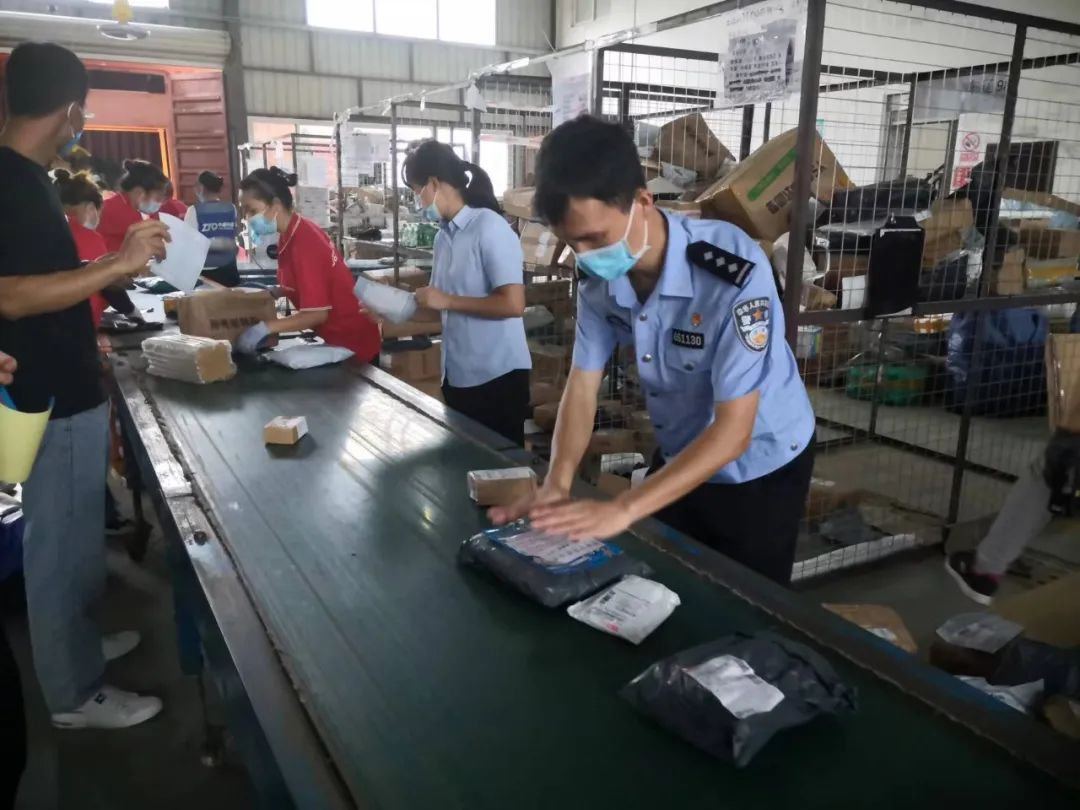 防城港嘉乐城反诈宣传,传授反诈金点子守护群众钱袋子