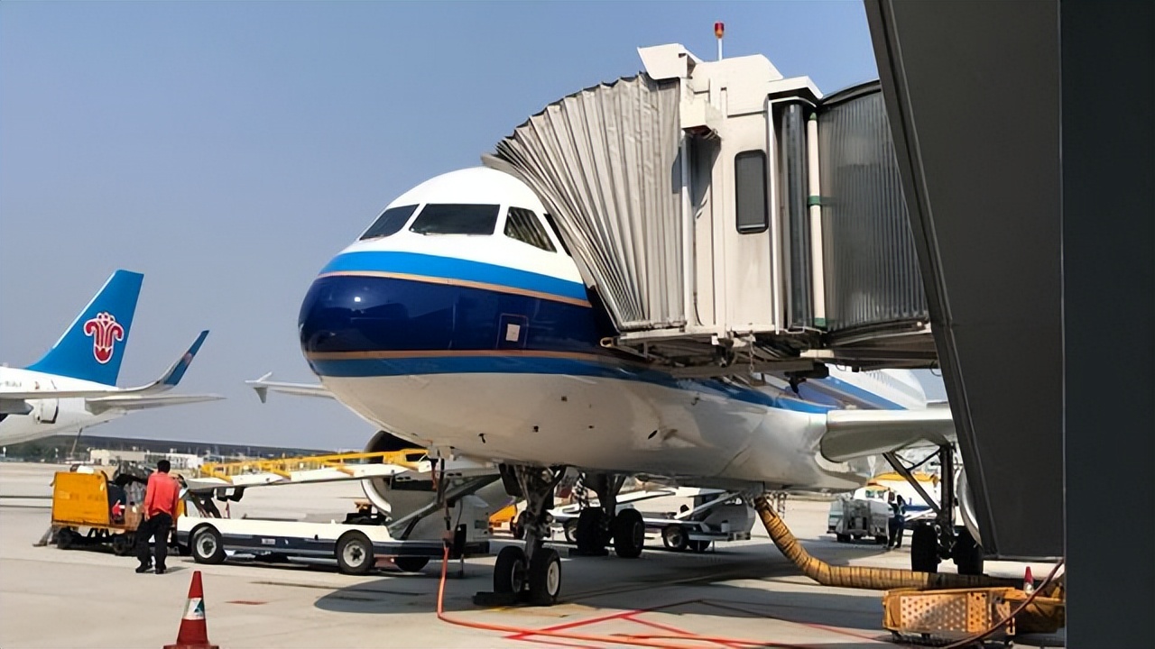 飞机免费托运行李可以叠加吗,飞机短途旅行可以托运行李吗