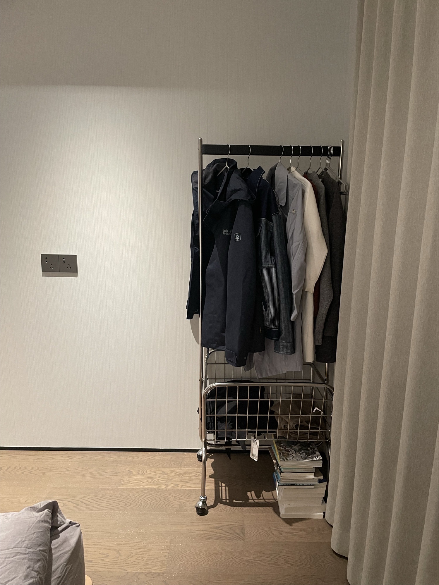 房屋装修低成本简单大气,高大上的卧室装修更省钱