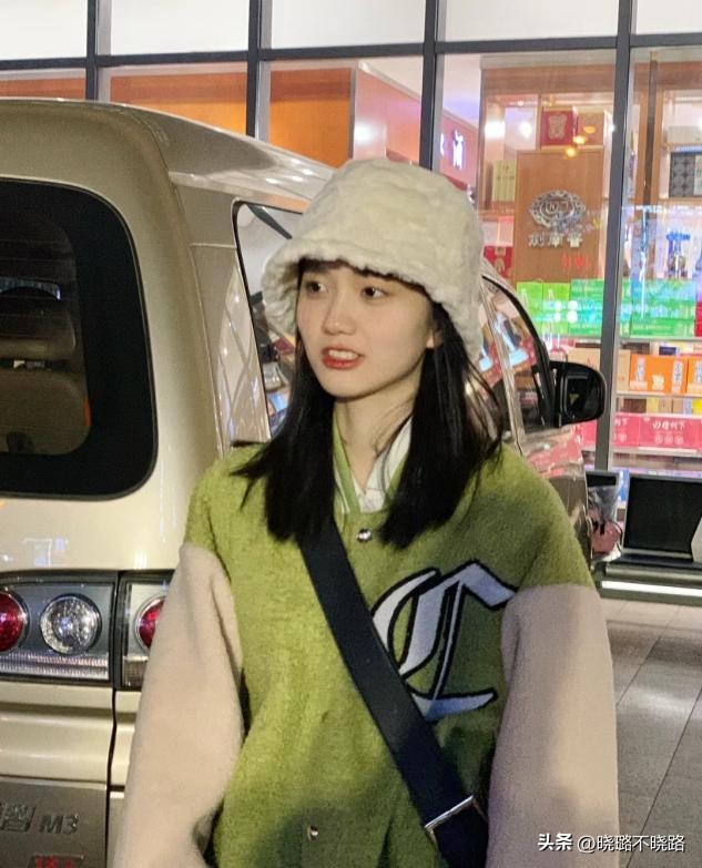 果然脸小的女生好看,四方脸适合戴牛仔渔夫帽显脸小吗