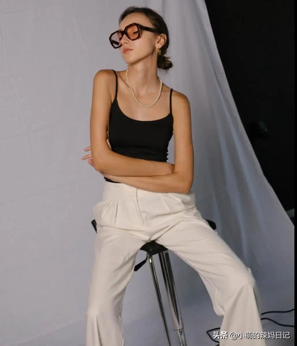 爆款白裤子显瘦,什么样的白裤子显瘦