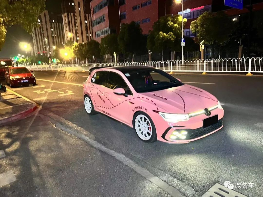 高尔夫gti8代走街,大众高尔夫第七代gti爆改