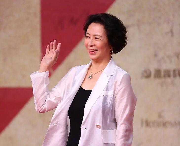 刚打完玻尿酸就别来尬演女兵了这5位女星演女兵让人看着真难受