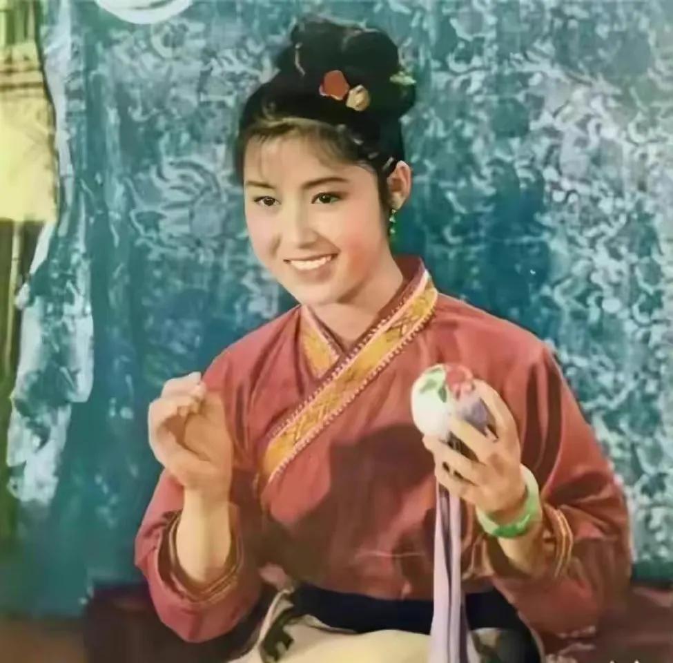 刘三姐黄婉秋病逝不到一年,刘三姐黄婉秋病逝