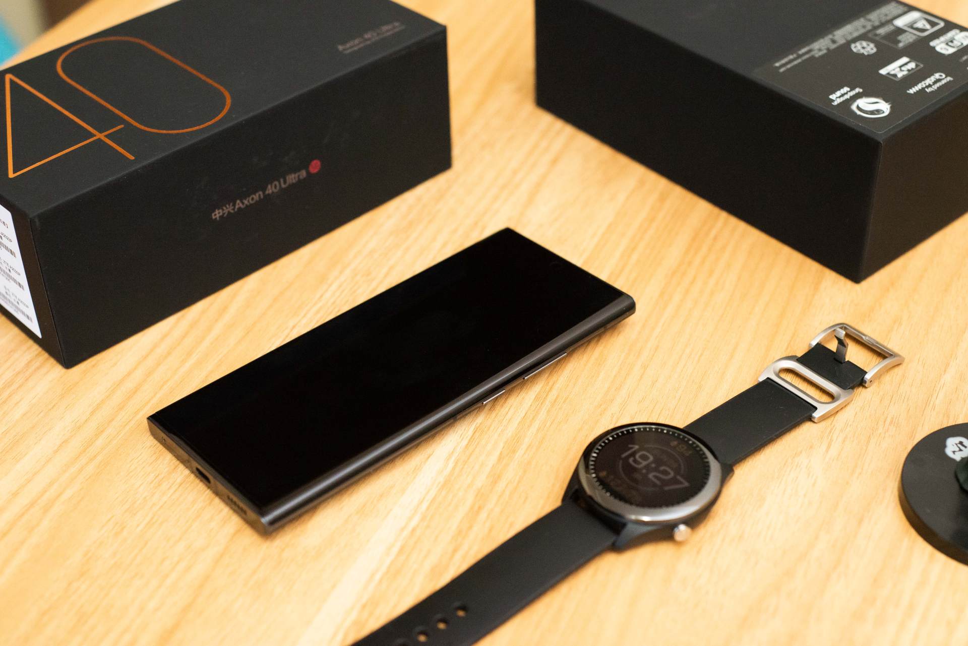 中兴axon40ultra和axon40pro对比,详细介绍一下中兴axon40ultra