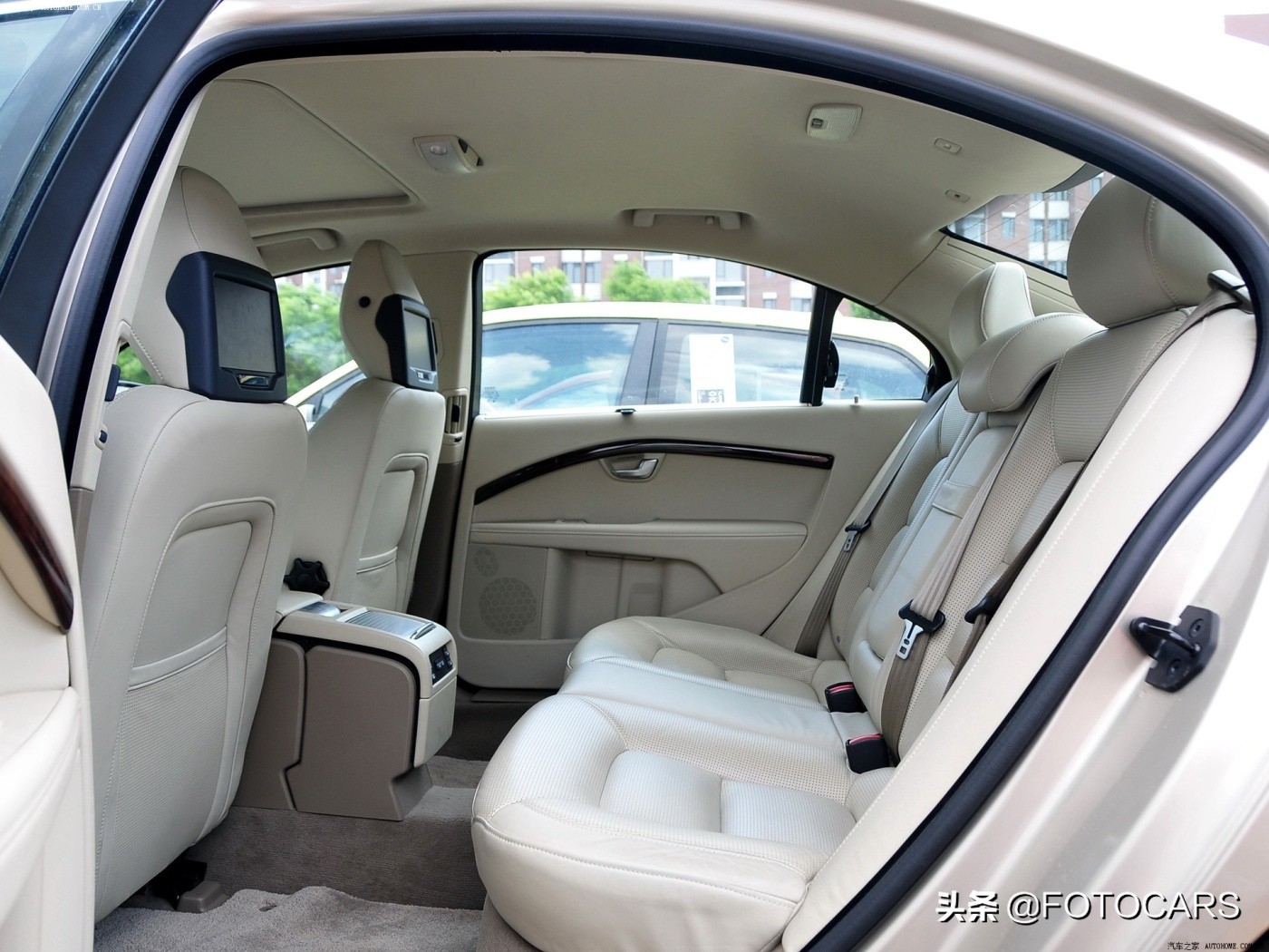 沃尔沃s80l内饰后视镜,沃尔沃s80l内饰碳纤维