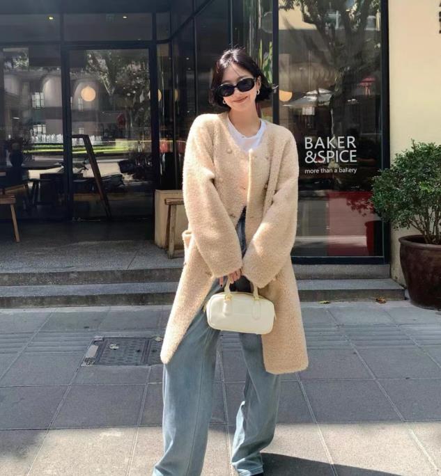 被深圳女子穿搭惊艳到了,最潮的牛仔裤阔腿裤女生