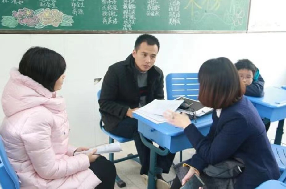 小学有个“神奇组织”：叫“家委会”，家长竞选与否对孩子影响大