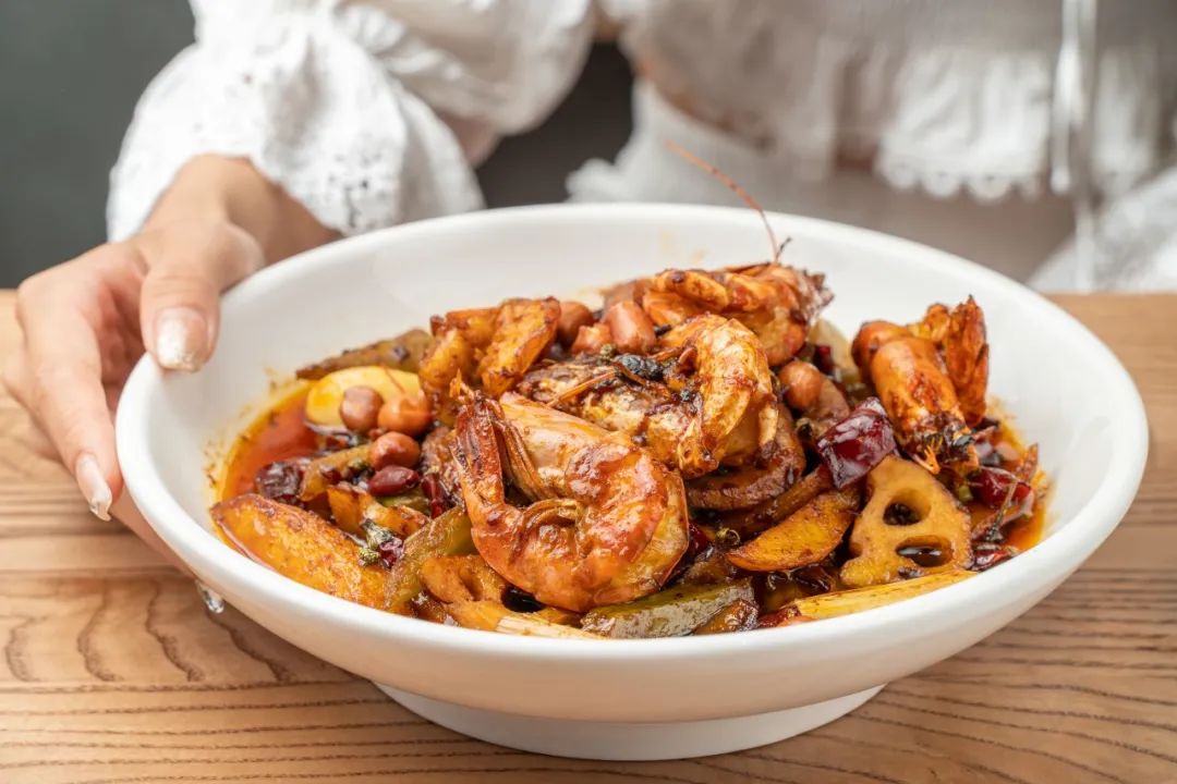 称霸江湖菜23年的“排队神话”又开新店！不讲故事只讲味道