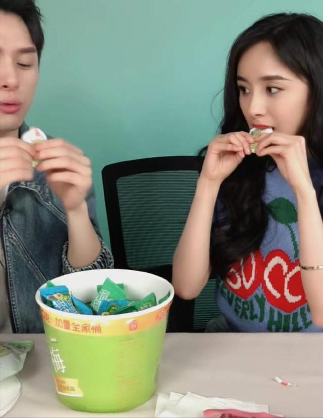 杨幂谍战跳舞,杨幂采访视频揭秘娱乐圈