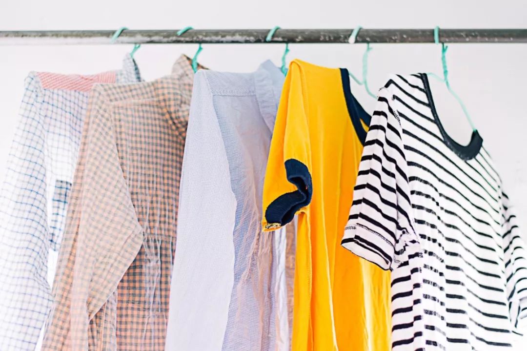 洗黄的衣服用淘米水,发黄的衣服用淘米水泡可以吗