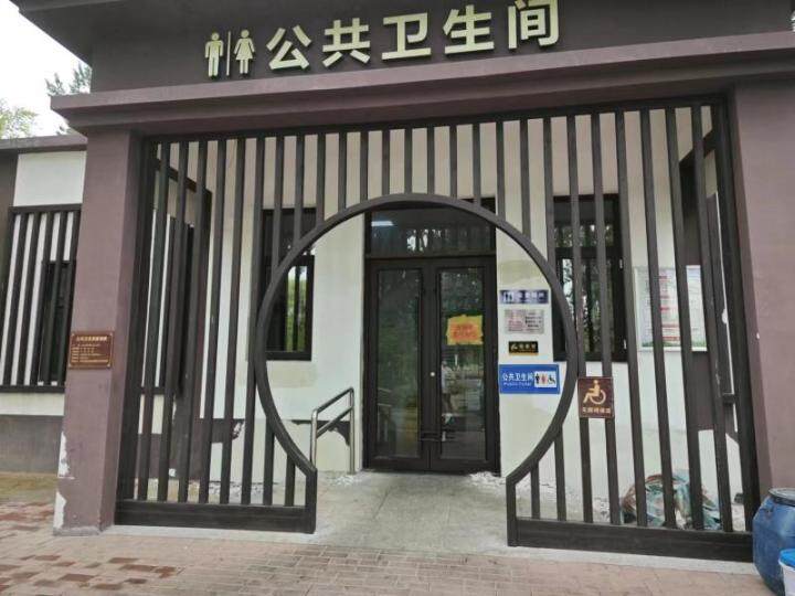 小厕所大文明焦点访谈,小厕所大民生记者走进街道公厕