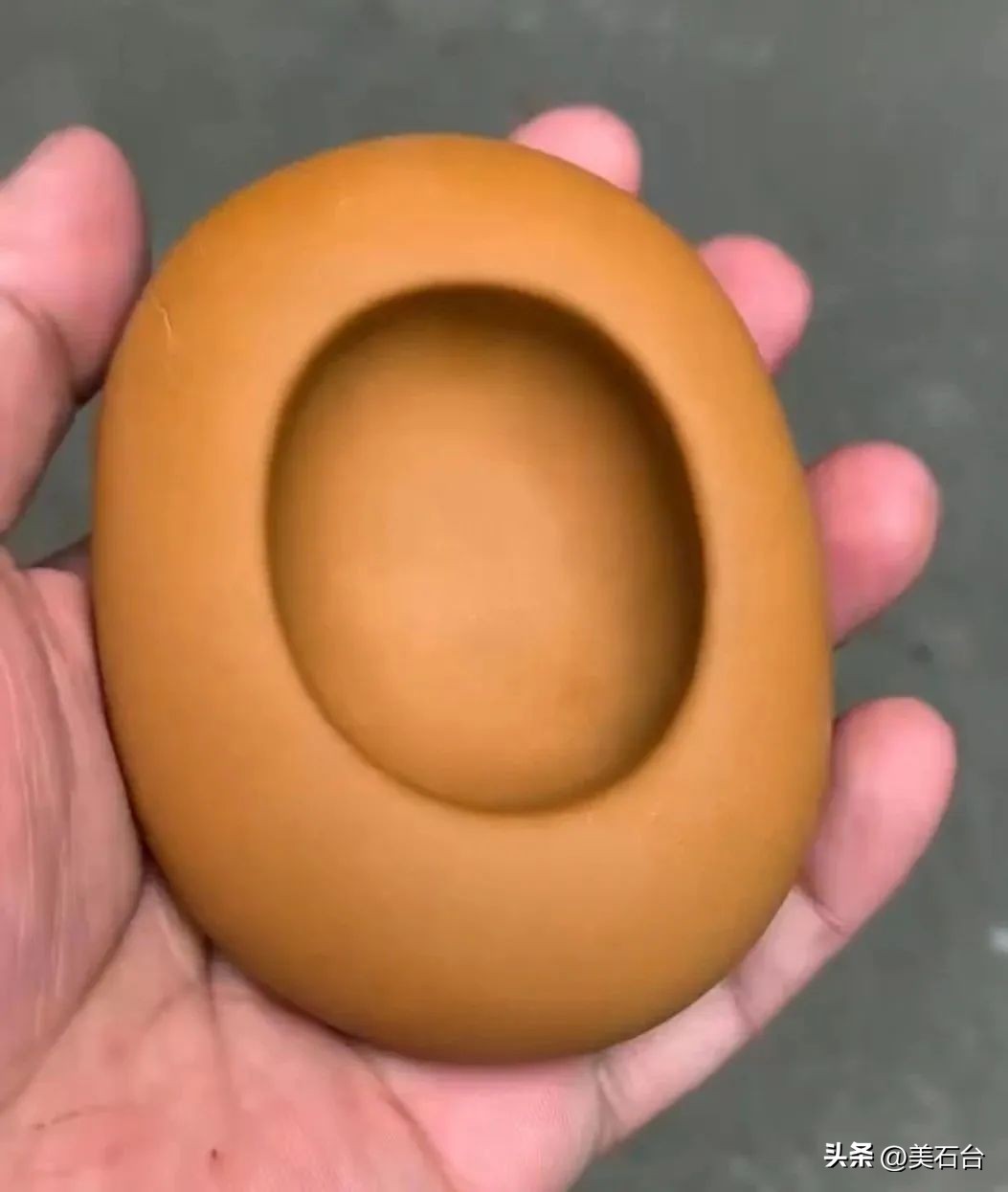 黄蜡石啊，爱你有多疯，伤我就有多痛