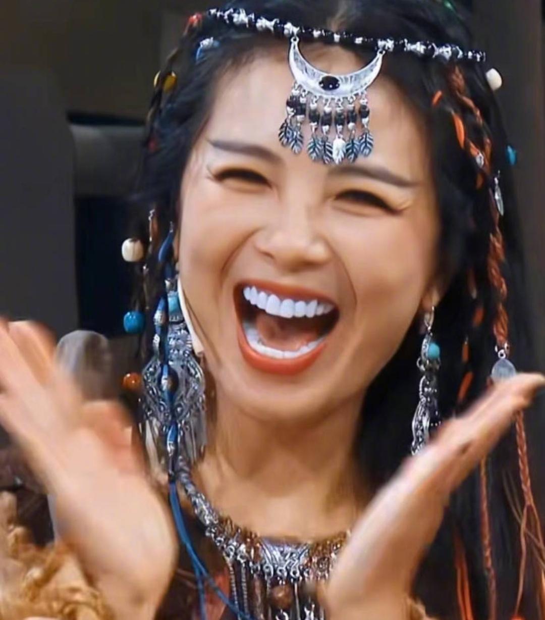 刘涛的烤瓷牙取下后的模样,刘涛满嘴烤瓷牙吗