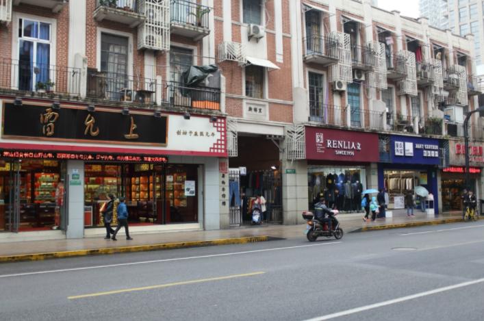上海南京路的十大商店现今的状况,曾经是旧上海最繁华的地段之一