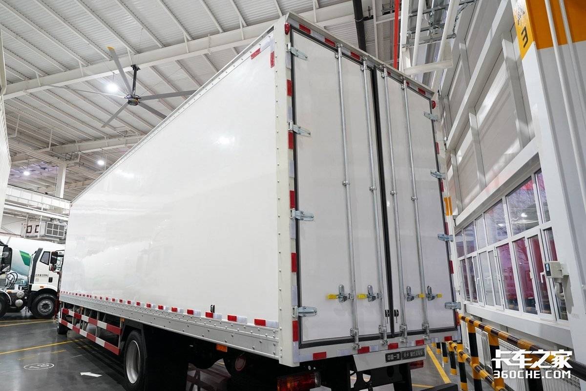 10米大单桥高栏货车,10米货箱单桥车