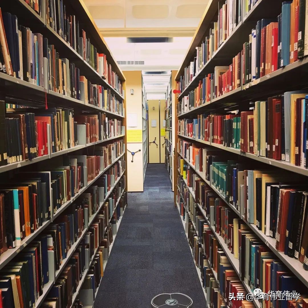 在利兹读研时打卡张国荣读的纺织学院，《指环王》作者是学校老师