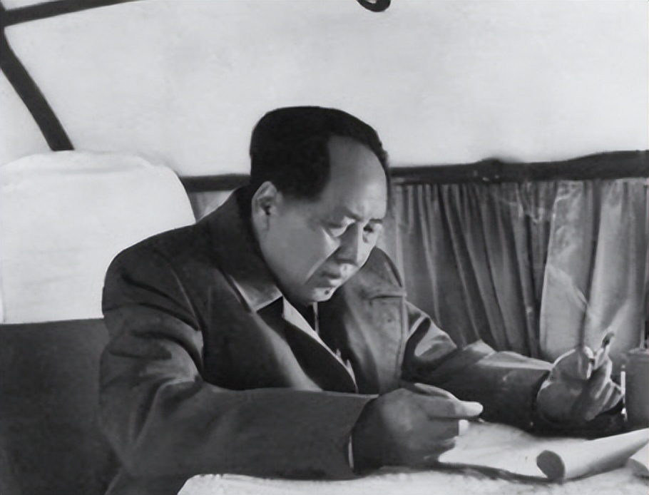 1976年周总理逝世，罗瑞卿在灵前痛哭：我不该在您临终前骗您